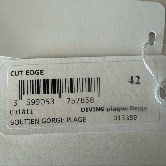 NWT ERES “Edge Cut” Triangle Bikini Top With Buckle Detail in Navy - Picture 6 of 16